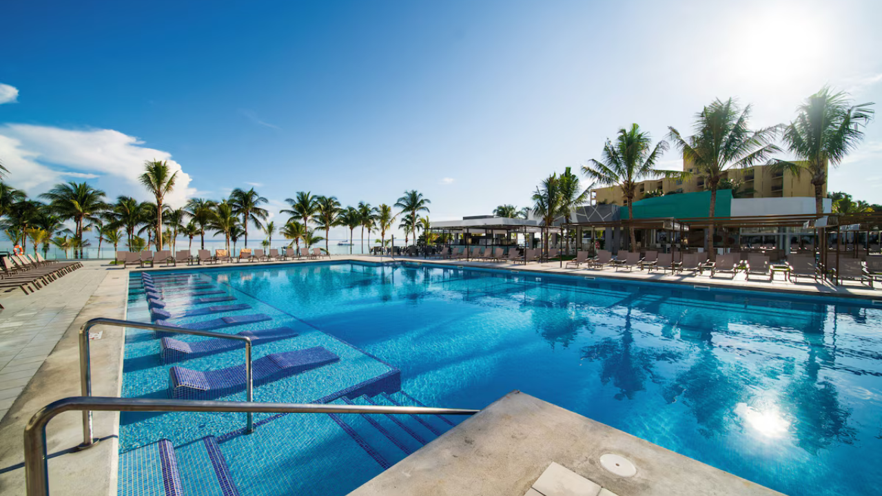 Top 10 Best Hotels in Montego Bay Jamaica – From Budget to Luxury